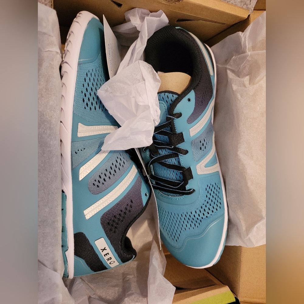 *NIB* Xero HFS womens 8.5 Porcelain Blue